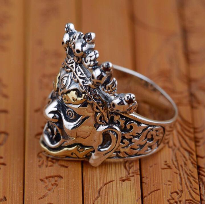 Nhẫn bạc hình Ngài Mahakala OMN956